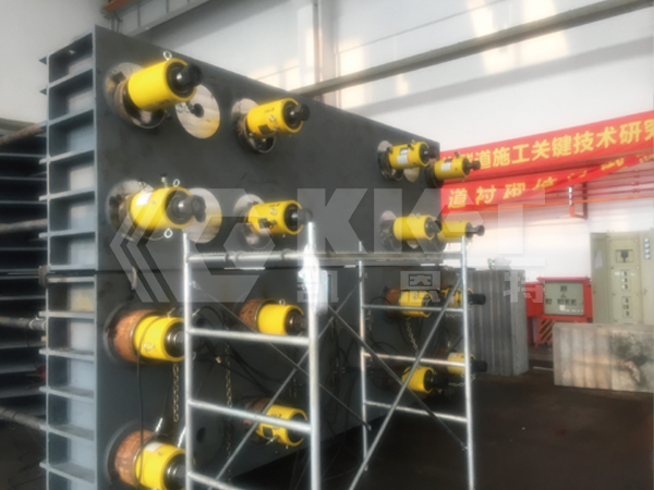 雙作用中空液壓千斤頂用于混凝土盾構(gòu)管片加載試驗(yàn)
