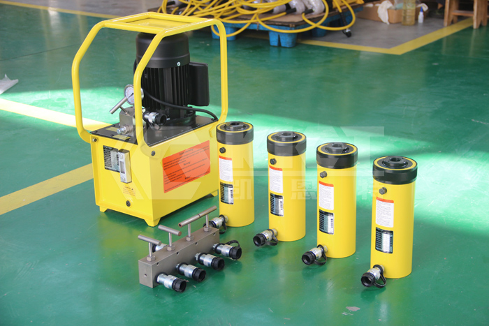 30噸中空液壓千斤頂配套1.1KW電動(dòng)泵一拖四