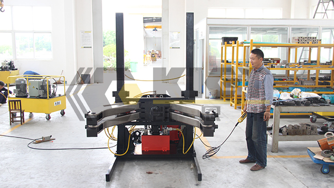 200噸全自動(dòng)車(chē)載式液壓拔輪器測(cè)試